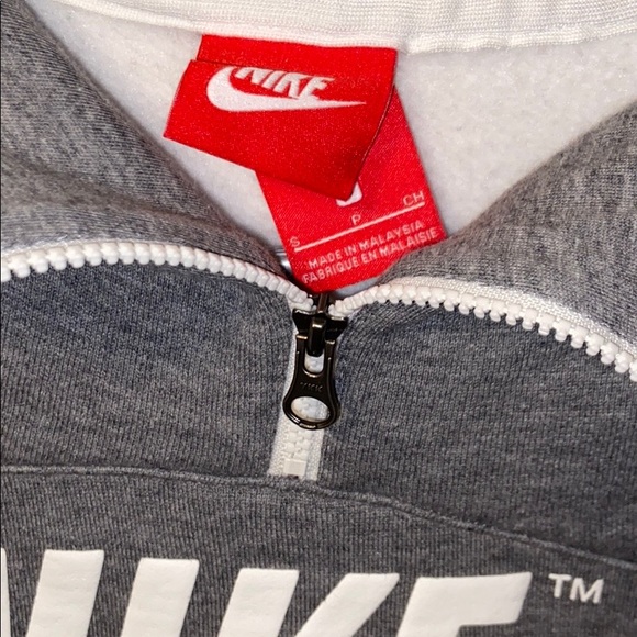 Nike pull over - Picture 3 of 5